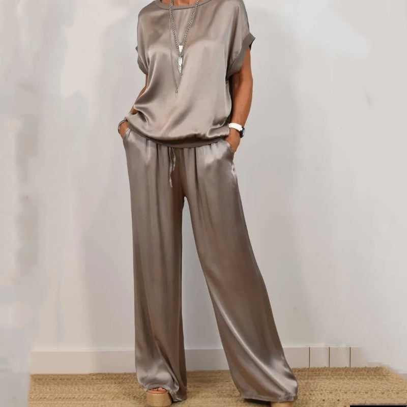Velmora Femme 30/40+ - Elegante tweedelige satijnen set