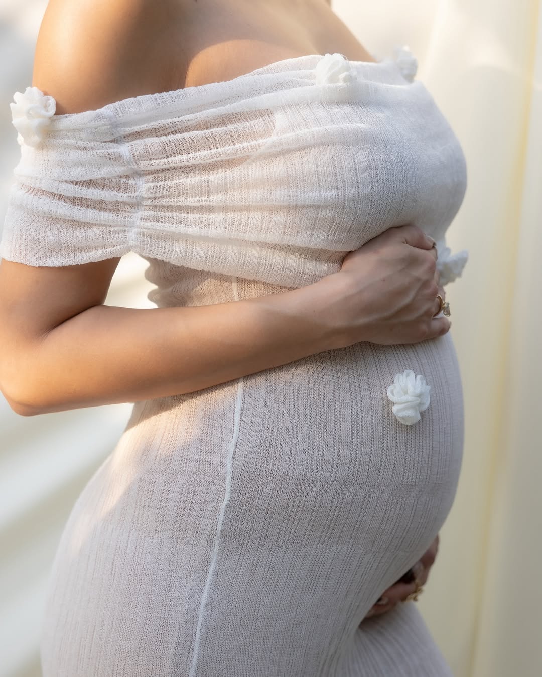 VELMORA BABYSHOWER | Maternity Off-Shoulder Maxi Dress