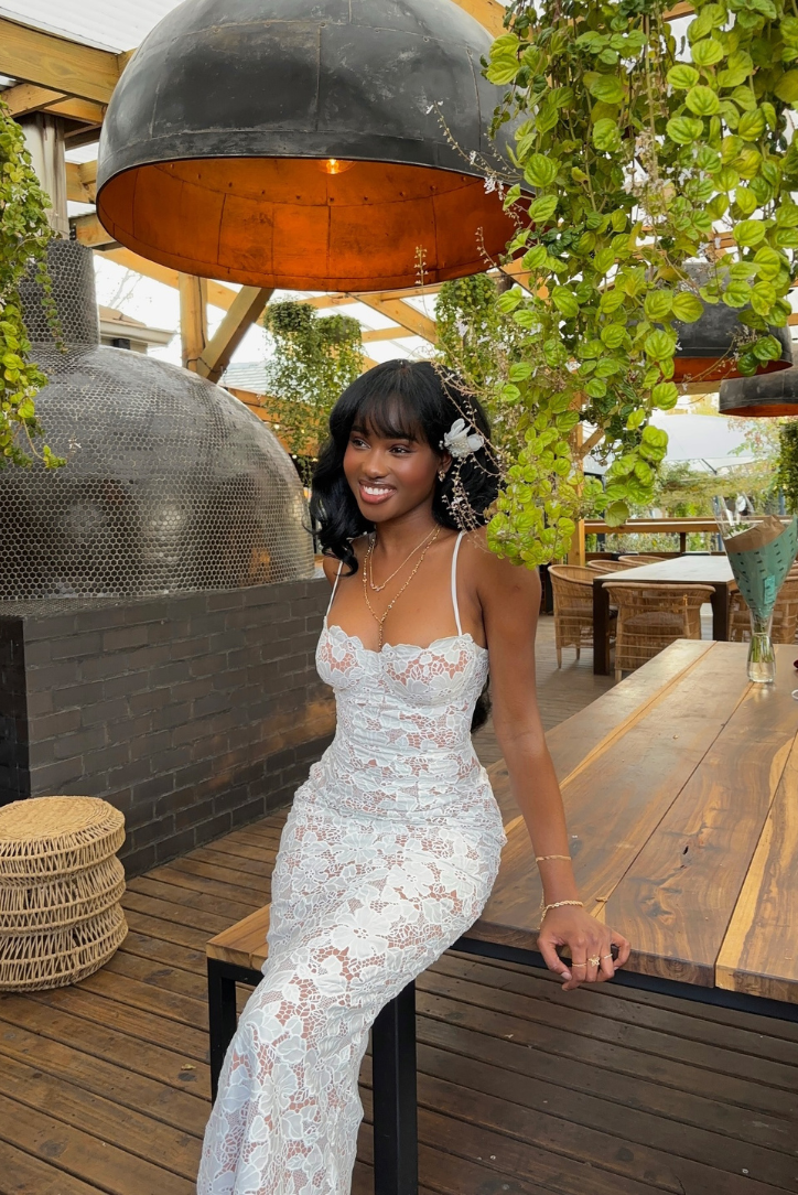 VELMORA BABYSHOWER| Lace Maxi Dress
