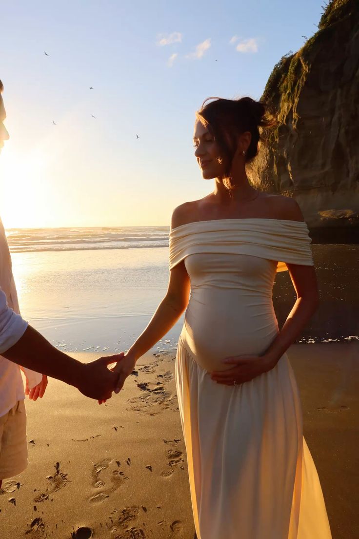 VELMORA BABYSHOWER | Maternity Off Shoulder Pleated Maxi Dress